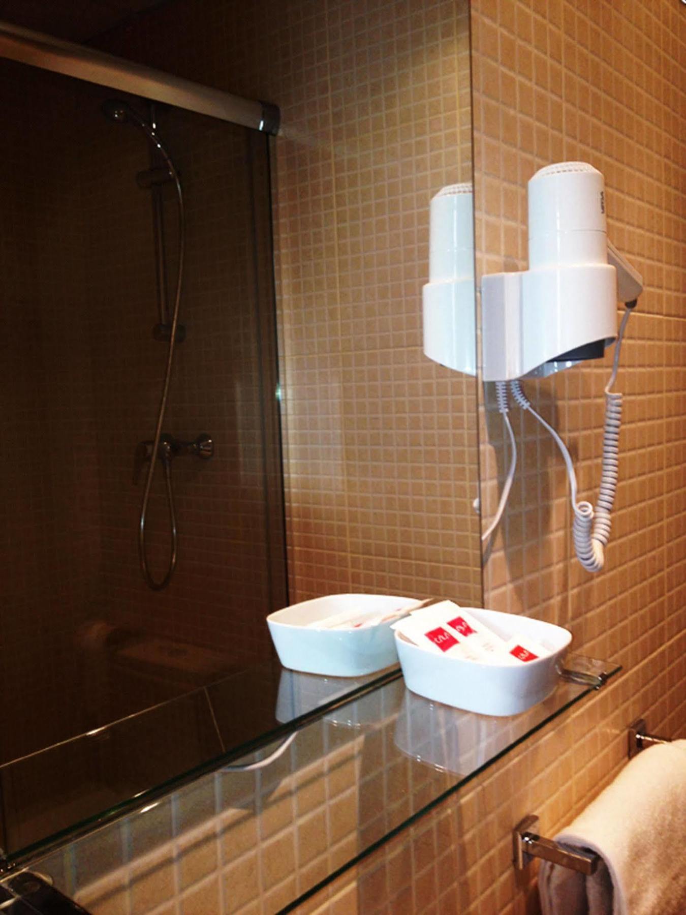 The Hotel 592 - Adults Only Barcelona Bagian luar foto